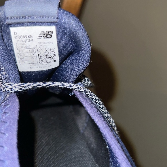 New Balance sneakers (barely worn) - size 10 men’s - Picture 3 of 5